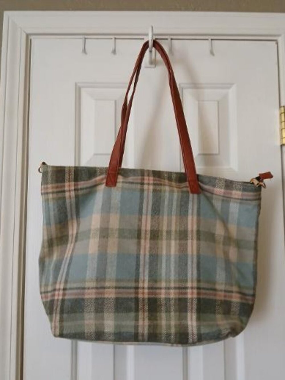 Judson & Company Large flannel tote with zipper closure